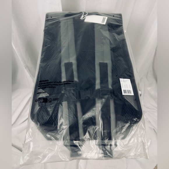 RAINS Metallic Grey Rolltop Rucksack Waterproof Backpack/Carrying Bag  17L. NIP - Picture 6 of 10